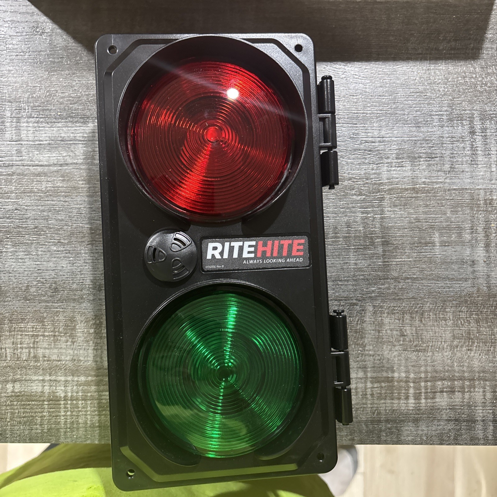 NEW Rite-Hite 155407 Dock Light OSLT HNDG RED/GRN/HORN 
