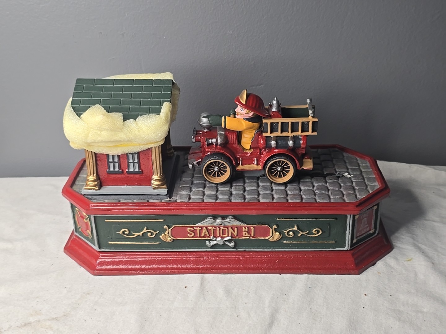 Franklin Mint Official Firemans Hall Museum Firefighter\'s Mechanical Bank NIB Franklin Mint Official Firemans Hall Museum Firefighter\'s Mechanical Bank NIB