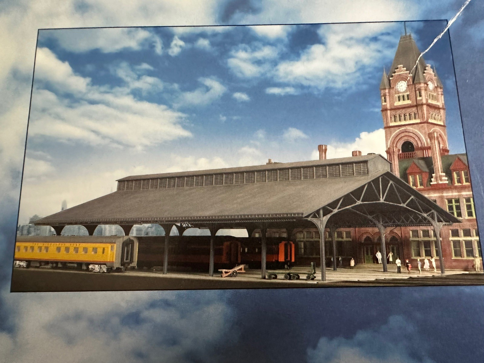 HO WALTHERS TRAIN SHED- MILWAUKEE STYLE  LOWEST PRICE AROUND 