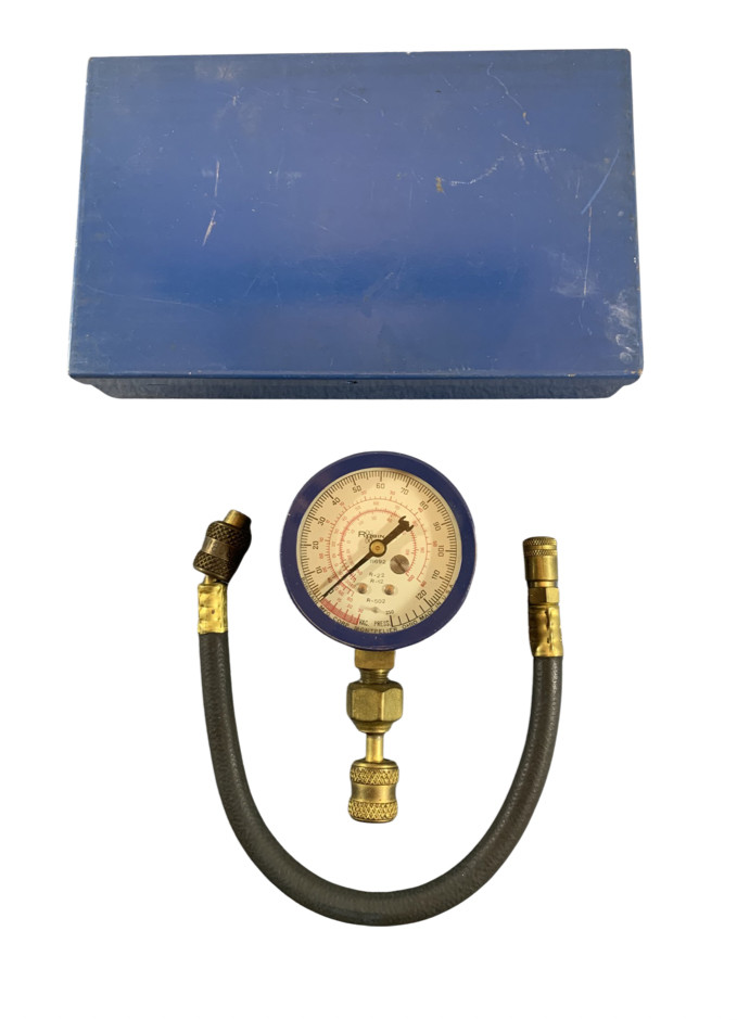 ROBINAIR USA 11692 0-250 PSI 0-30 In Hg r-22 r-12  r-502 in metal box