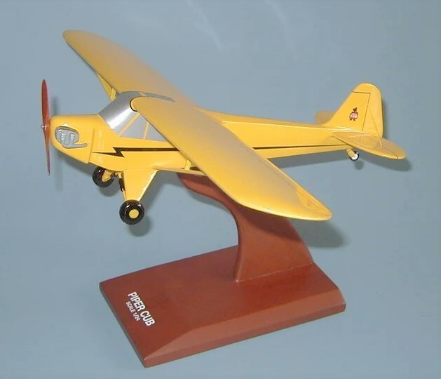 Piper J-3 Cub Desk Top Display Private Trainer Plane Wood Model 1/24 SC Airplane