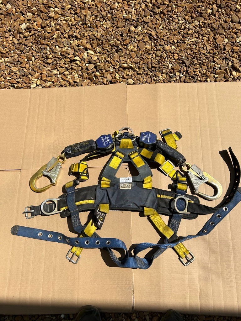 TWO DBI-SALA Nano-Lok Self Retracting Lifelines w/ DBI Delta SMALL Harness TWO DBI-SALA Nano-Lok Self Retracting Lifelines w/ DBI Delta SMALL Harness