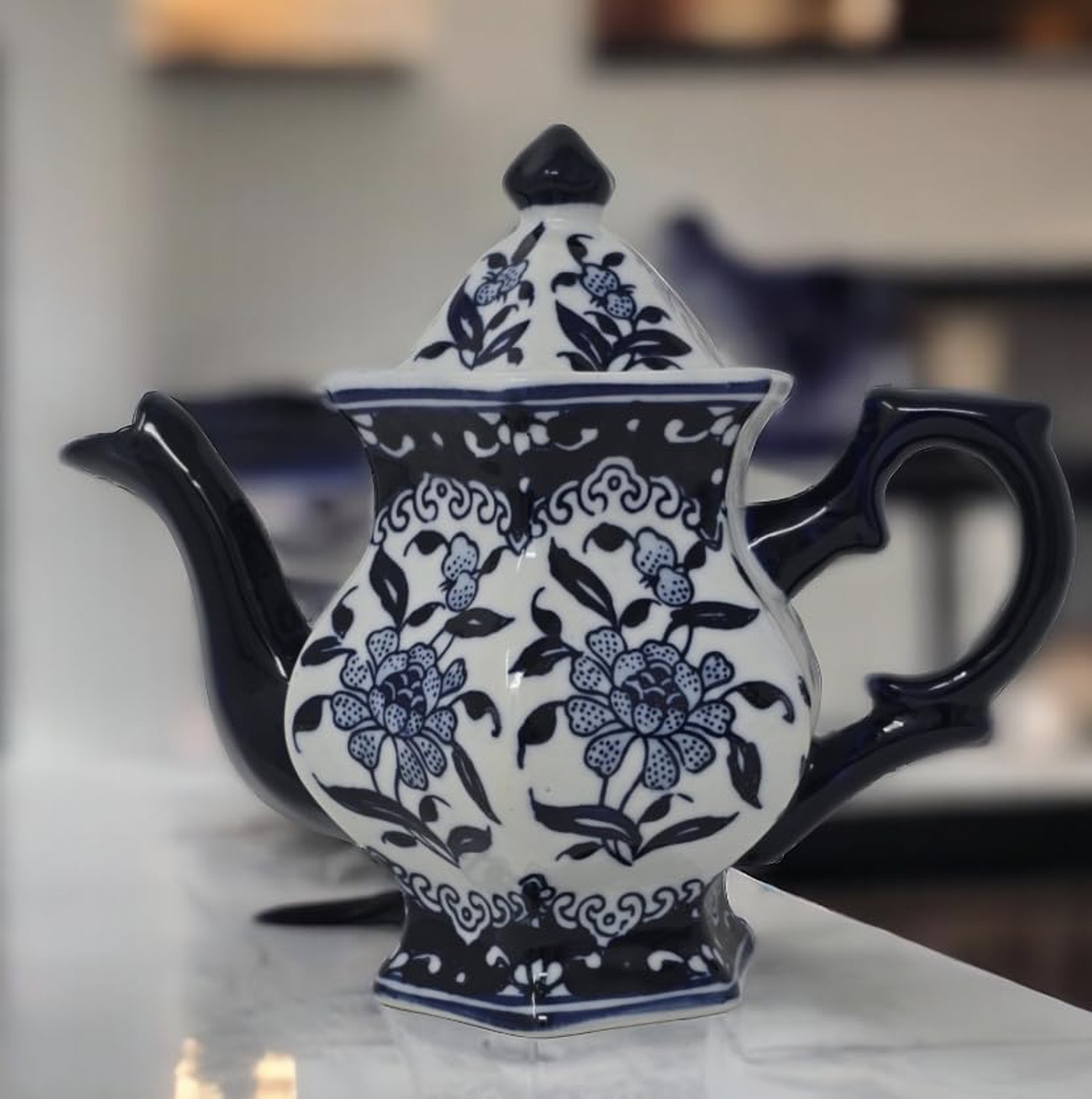 Teapot Blue and White Porcelain 16 Ounce China, Coffee Pot? Hexagonal Teapot Blue and White Porcelain 16 Ounce China, Coffee Pot? Hexagonal