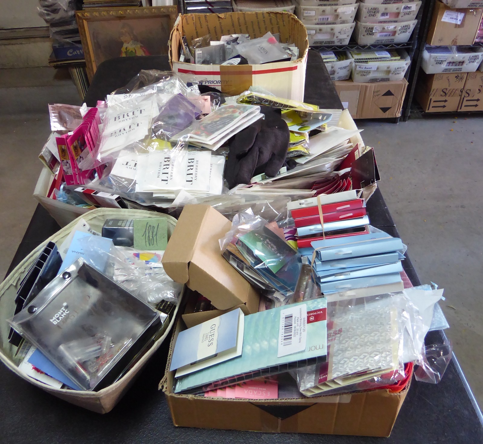 WAREHOUSE CLEANUP SALE 60 PERFUME VIALS MEN+LADIES RANDOMLY PICKED NEW MIX