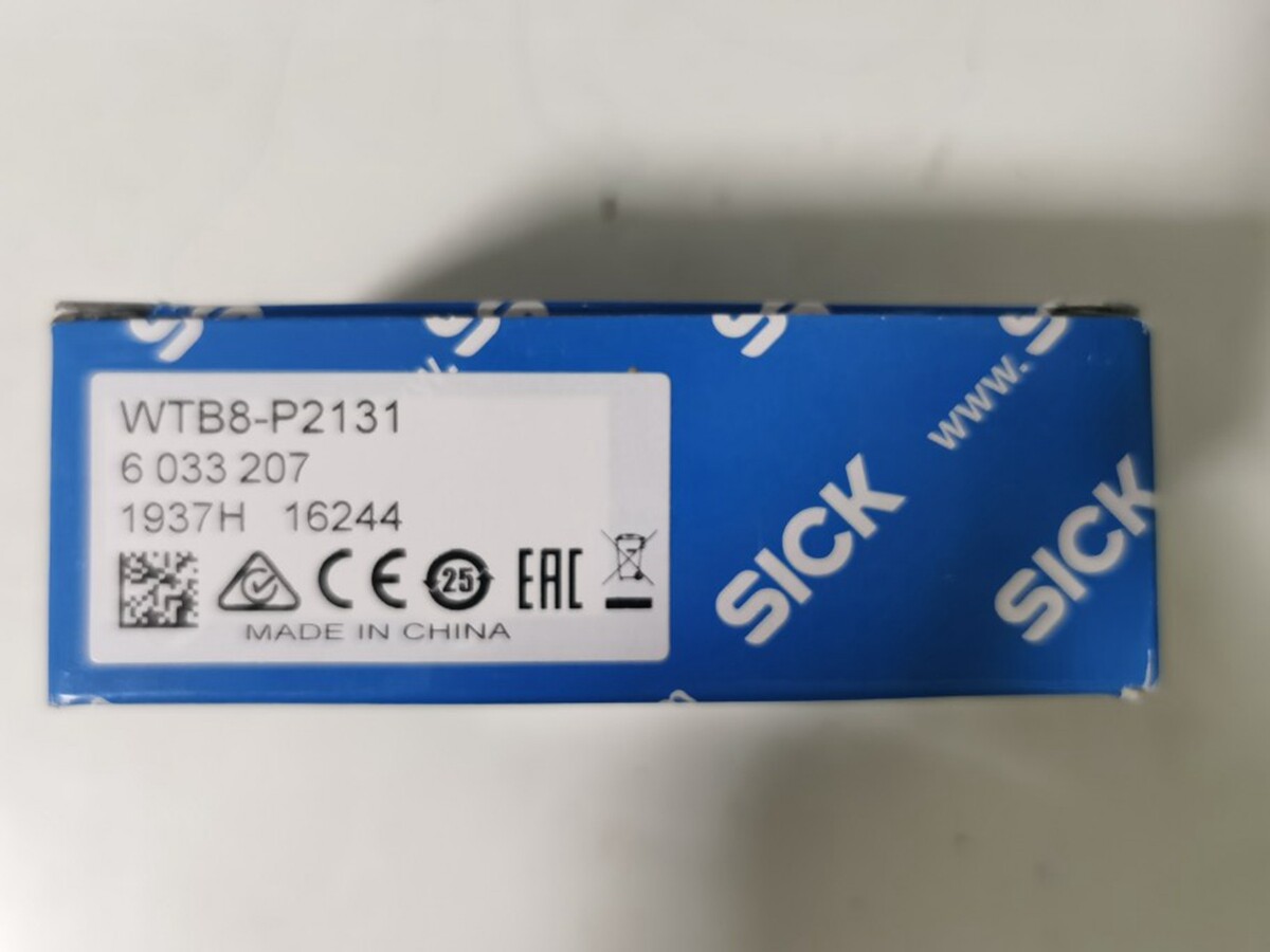 SICK WTB8-P2131 WTB8P2131 Photoelectric Sensor New One 