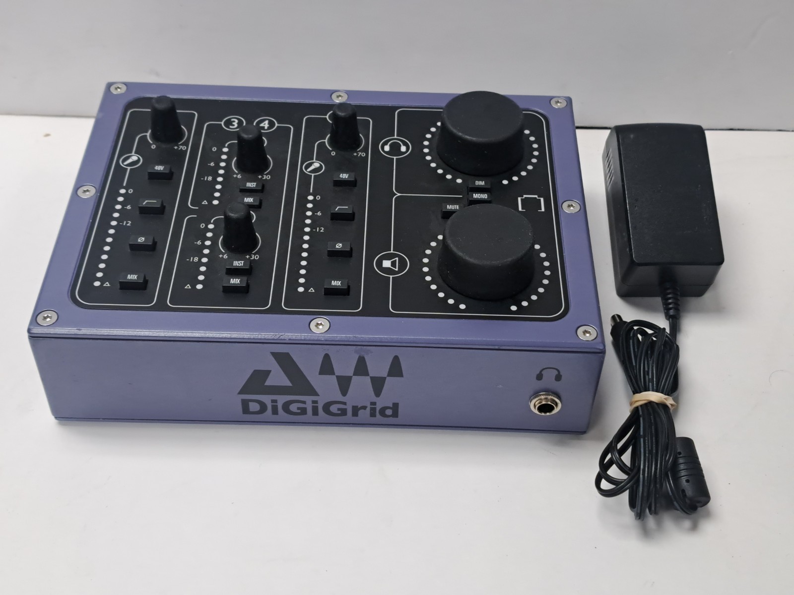 Waves DigiGrid D Desktop SoundGrid I/O Interface with Power supply Waves DigiGrid D Desktop SoundGrid I/O Interface with Power supply