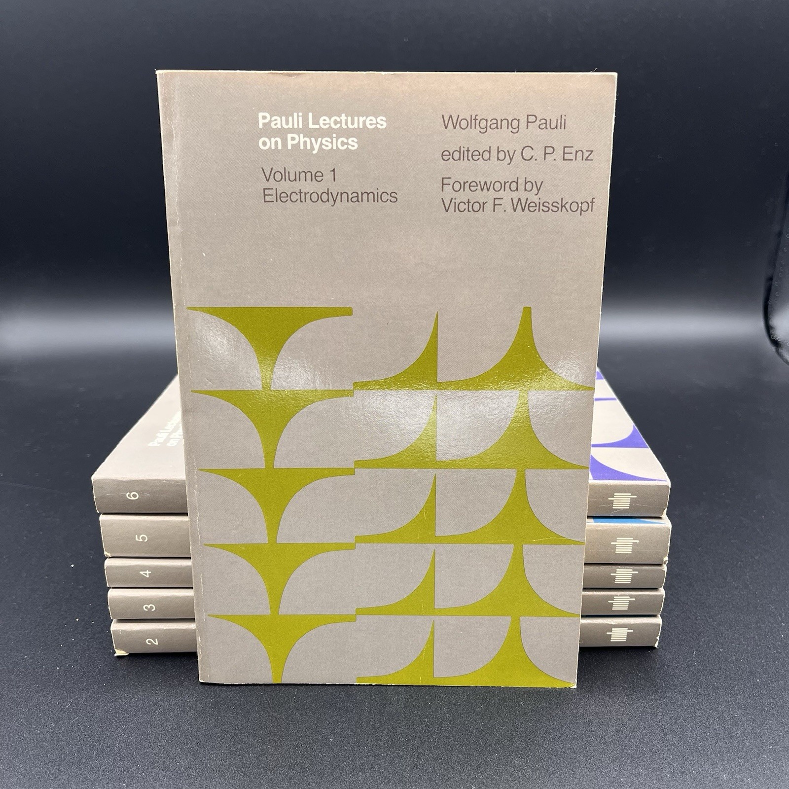 Pauli Lectures on Physics Set of 6 Books (SB) Published by MIT - Science Text