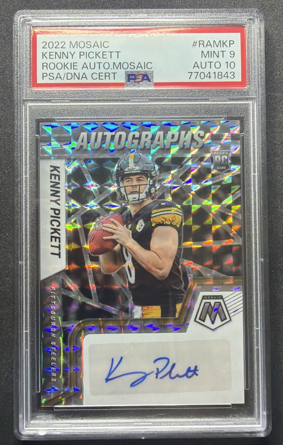 2022 Panini Mosaic - Rookie Autographs Mosaic Kenny Pickett #RAM-KP (AU, RC) 2022 Panini Mosaic - Rookie Autographs Mosaic Kenny Pickett #RAM-KP (AU, RC)