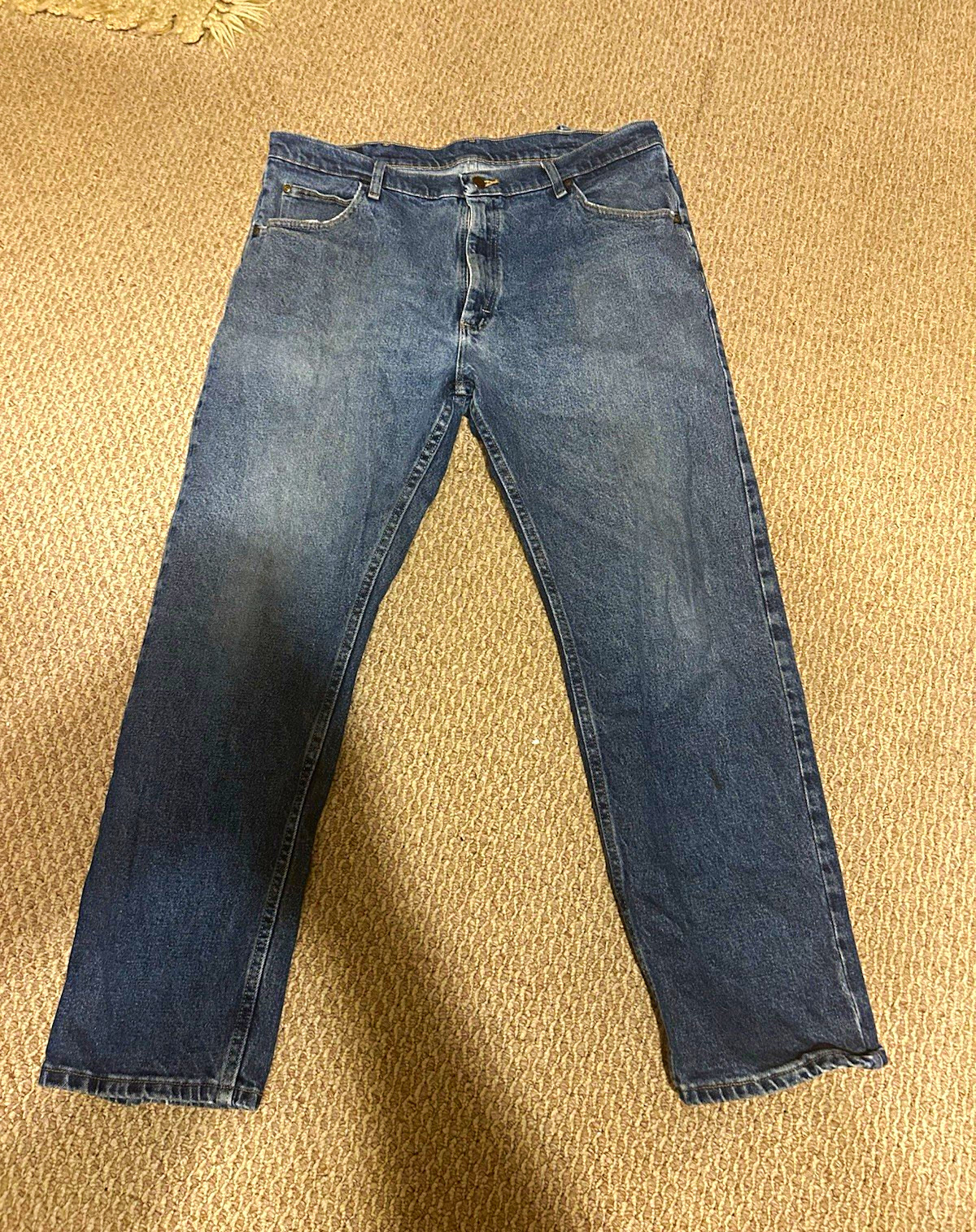 Wrangler Men’s Blue Denim Jeans Straight Fit Wash 5-Pocket Zip/Button Wrangler Men’s Blue Denim Jeans Straight Fit Wash 5-Pocket Zip/Button