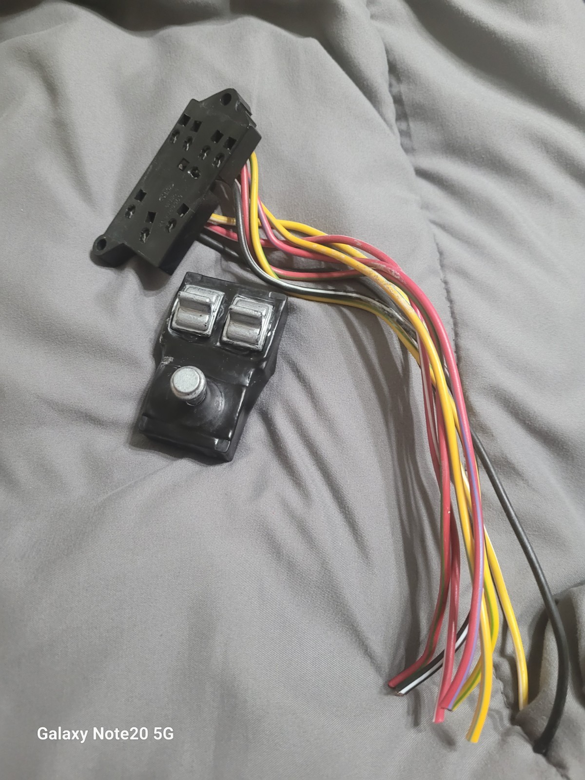 OEM 1972-1979 LINCOLN SIX WAY POWER SEAT SWITCH WITH PLUG (WORKS GREAT) OEM 1972-1979 LINCOLN SIX WAY POWER SEAT SWITCH WITH PLUG (WORKS GREAT)