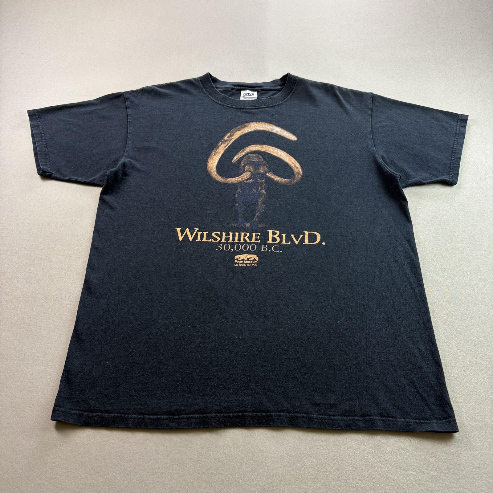 Vintage Mammoth T-Shirt Mens Large Black Page Museum La Brea Tar Pits Wilshire