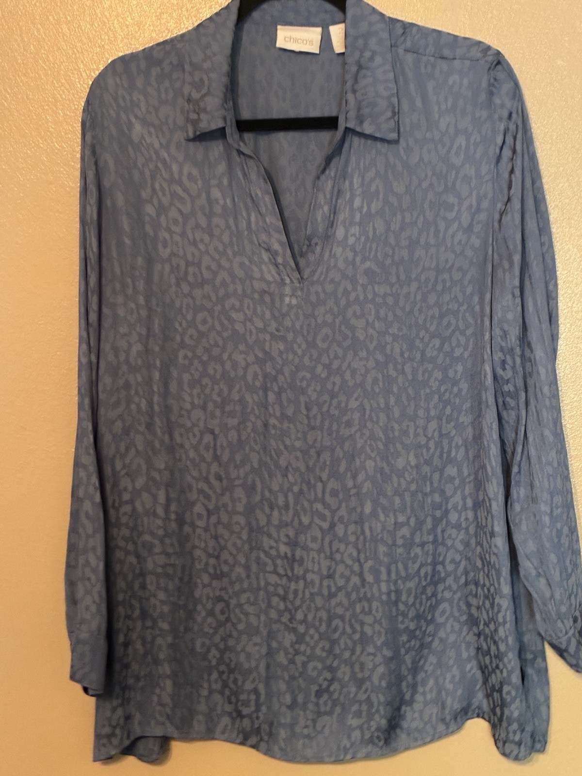 Chico’s Blue Animal Print Long Sleeve Top Size 2 Or L