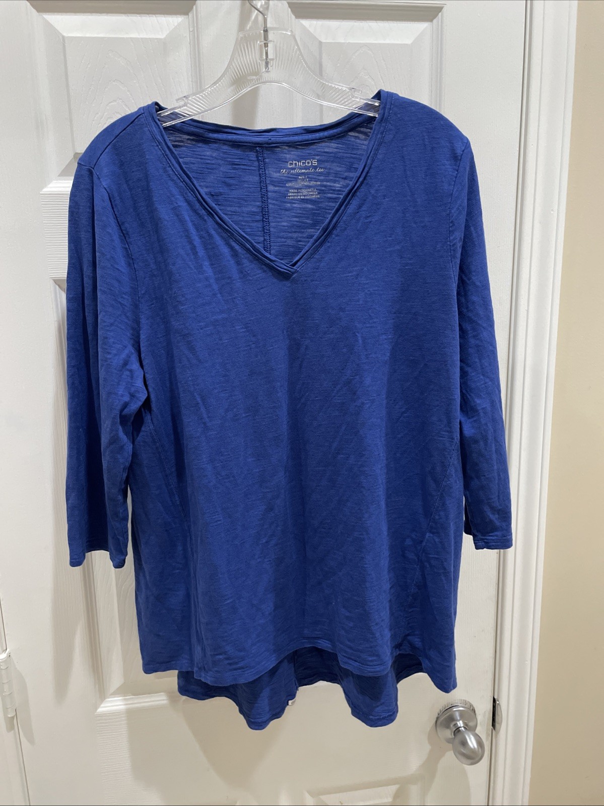 Chicos Ultimate Womens Size 2 Pretty Blue shirt Pull Over Top 3/4 Sleeve