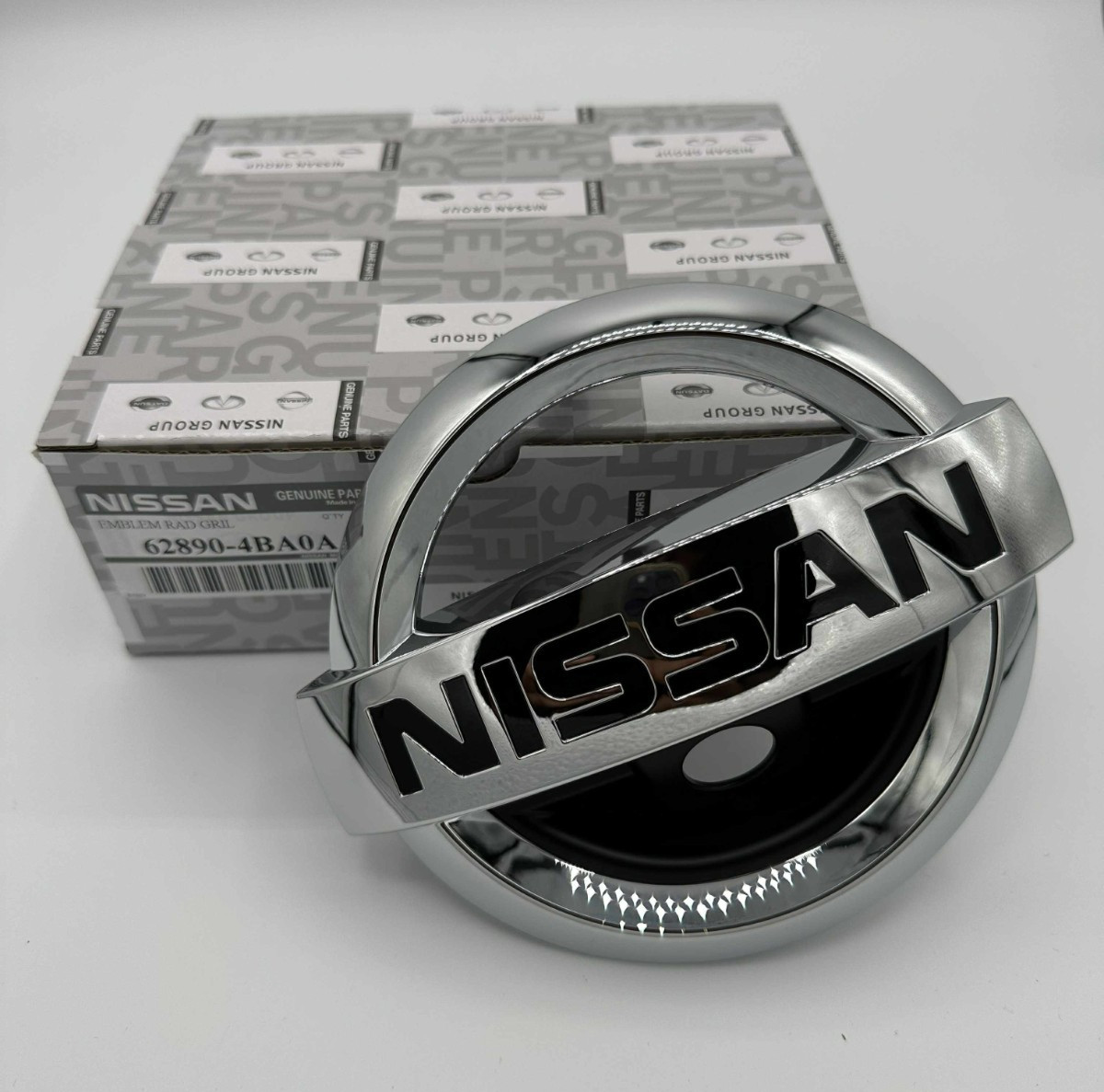 2014 2015 2016 2017 Nissan Rogue Front Grille Emblem W/Camera spot 62890 4BA0A 2014 2015 2016 2017 Nissan Rogue Front Grille Emblem W/Camera spot 62890 4BA0A