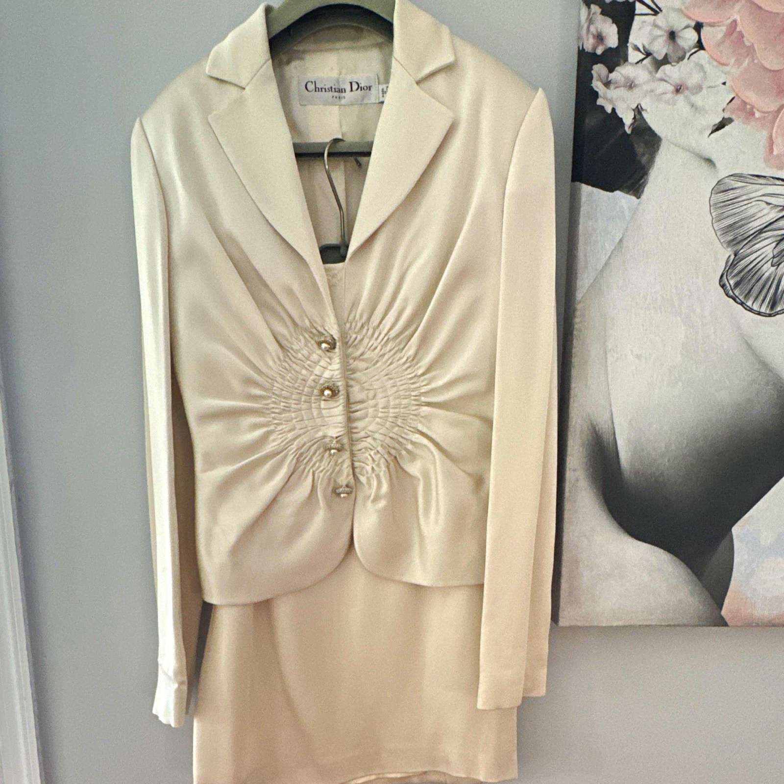 Christian Dior Ivory Silk 2pc Skirt Suit Set Jacket Skirt Lined Size 6 Christian Dior Ivory Silk 2pc Skirt Suit Set Jacket Skirt Lined Size 6