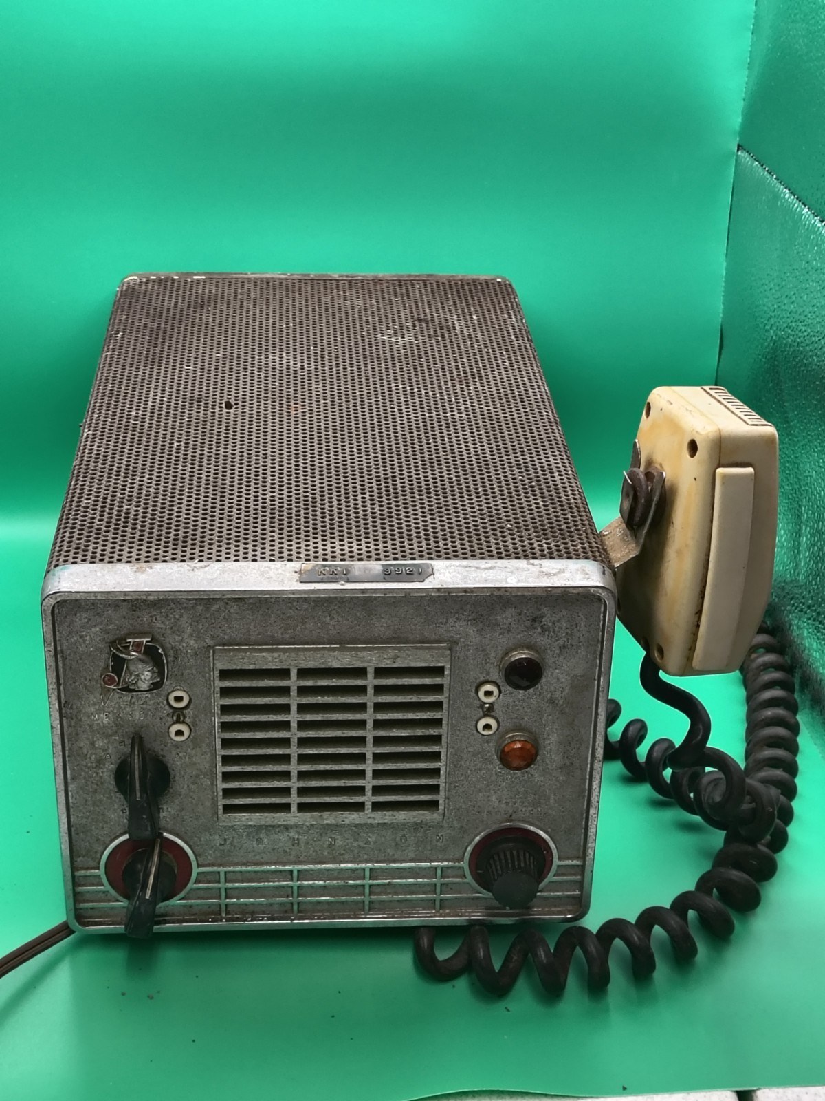 Vintage Viking Messenger CB Radio Model 242-128 ---Powers Up. 1960 Price $110 Vintage Viking Messenger CB Radio Model 242-128 ---Powers Up. 1960 Price $110