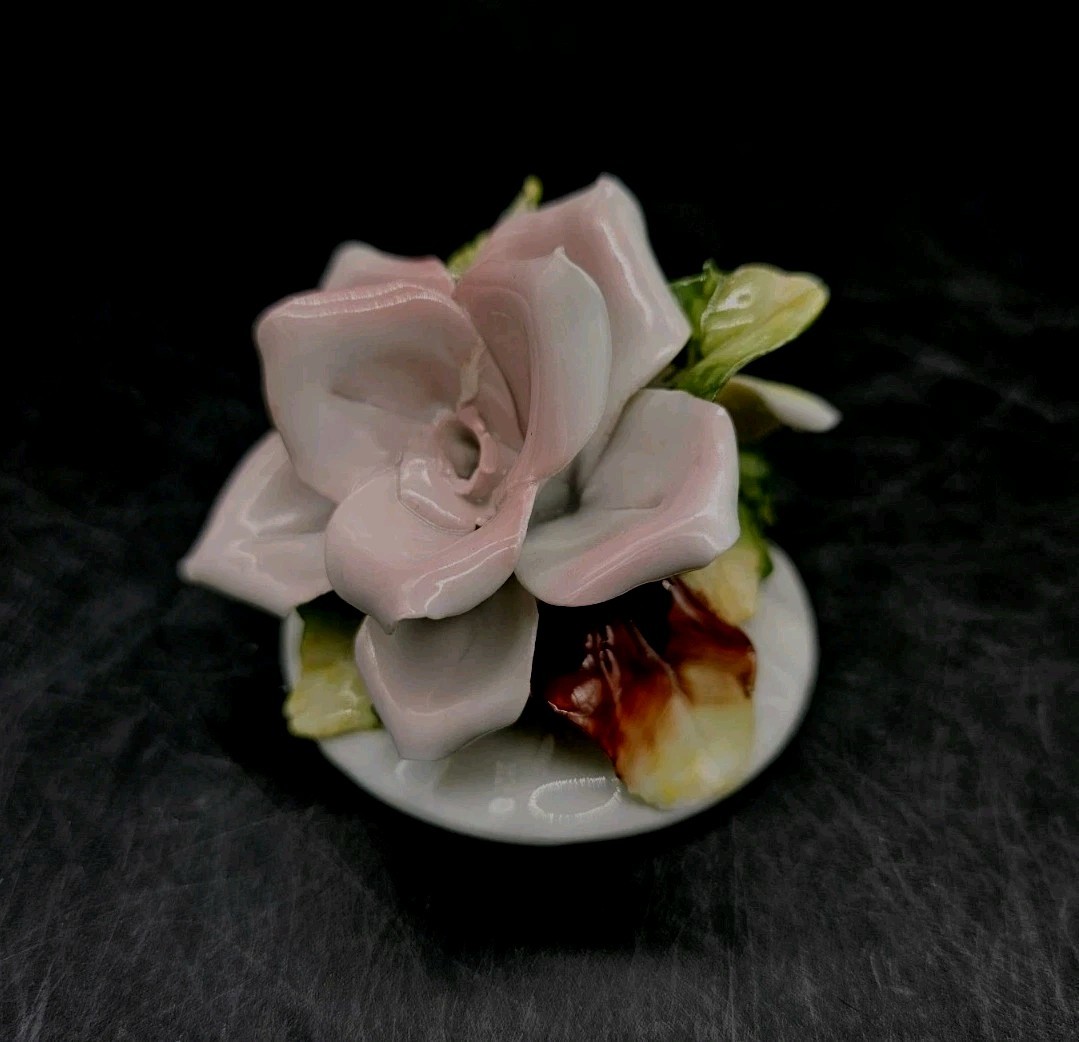 Porfin Cluj-Napoca Romania Sculpted Porcelain Pink & Yellow Roses EXLNT Porfin Cluj-Napoca Romania Sculpted Porcelain Pink & Yellow Roses EXLNT