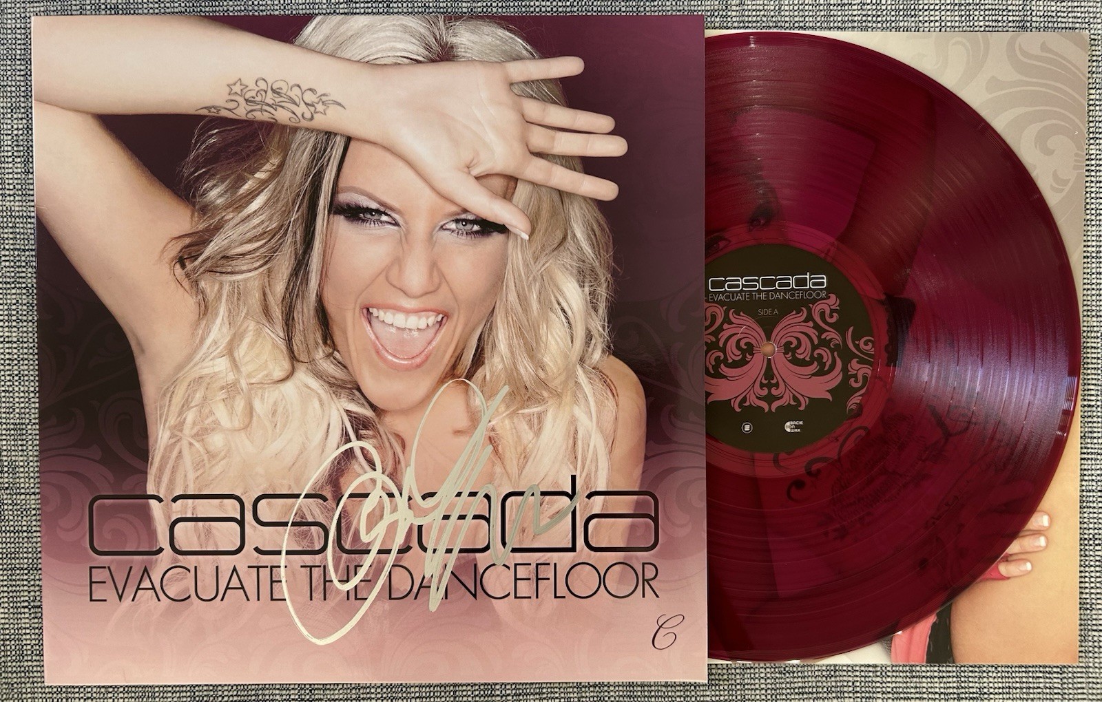 CASCADA SIGNED EVACUATE THE DANCE FLOOR VINYL LP RECORD RARE - BECKETT COA