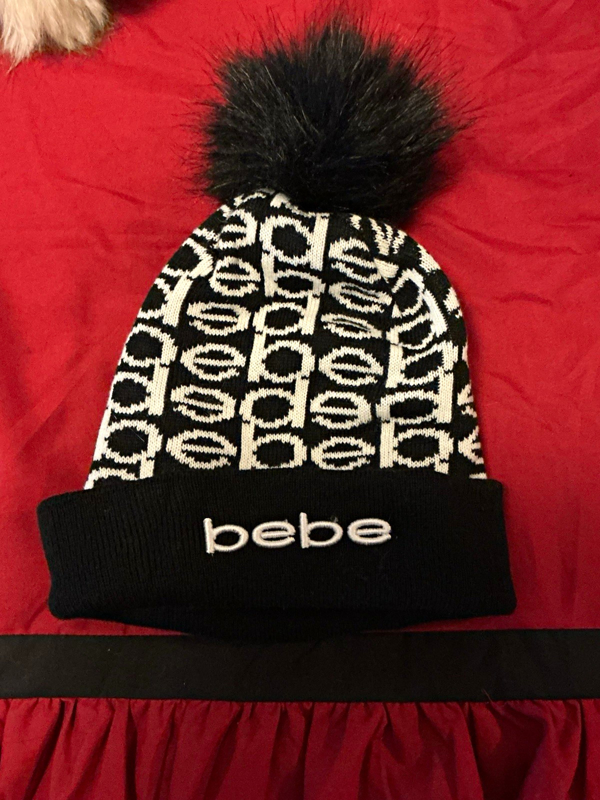 bebe Women\'s Black & White Logo Knit Beanie Hat w/ Faux Fur Pom-Pom One Size bebe Women\'s Black & White Logo Knit Beanie Hat w/ Faux Fur Pom-Pom One Size