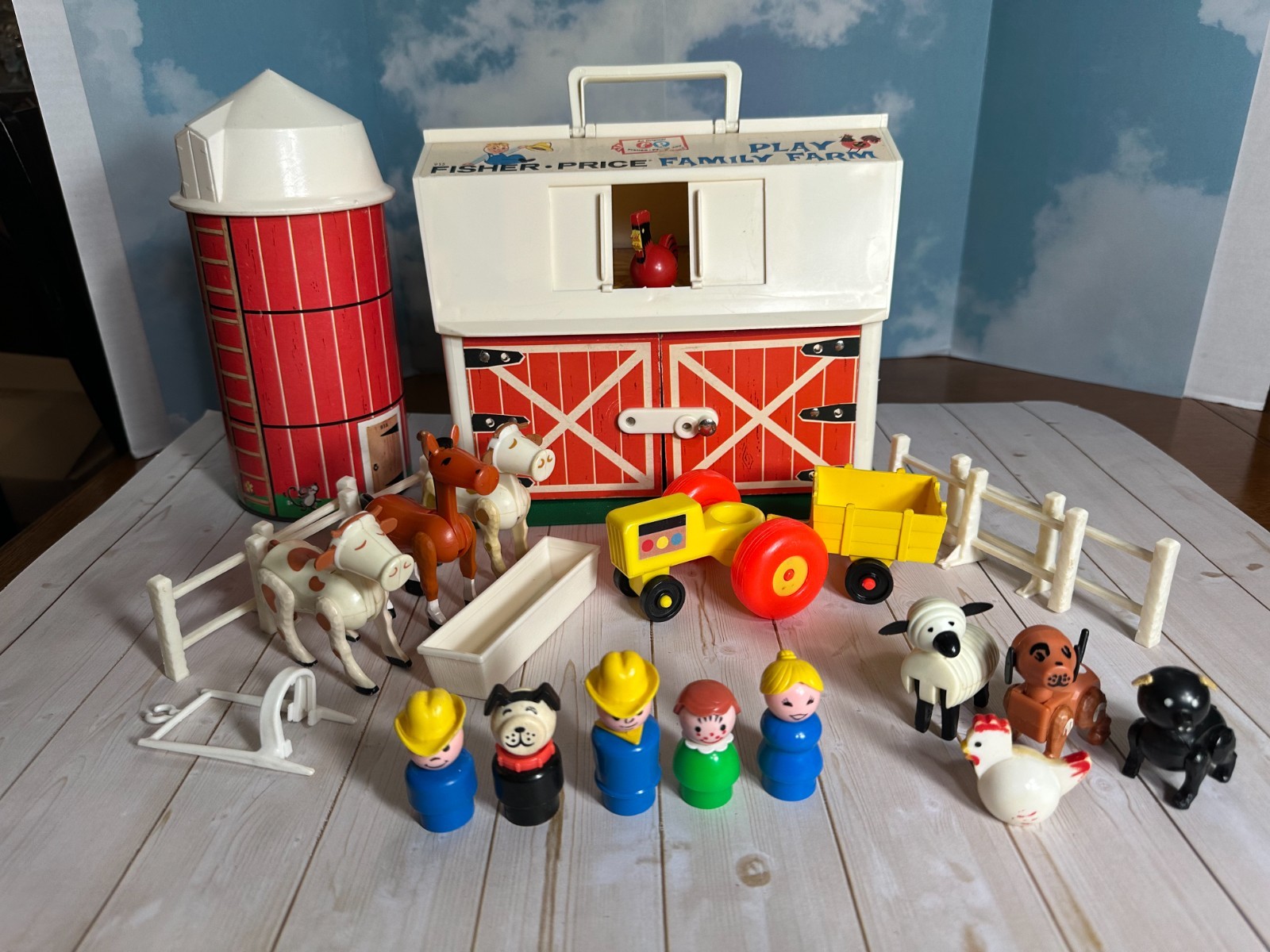 Vintage Fisher Price Little People Play Family Farm 915. COMPLETE. EXTRAS. NICE