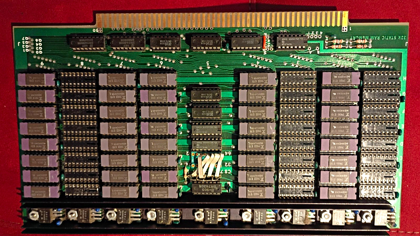 Vintage S-100 Bus 32K Static RAM Memory Board w/ 32 Ceramic Fujitsu MBM4044 ICs