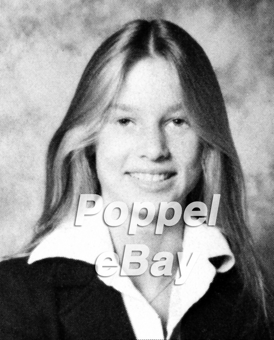 NICOLLETTE SHERIDAN School Yearbook w/ Melissa and Sara Gilbert, Laura Dern MORE