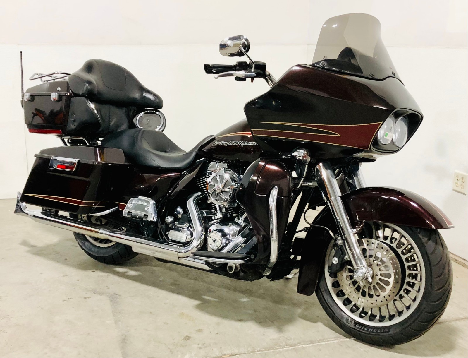 2011 HARLEY-DAVIDSON FLTRU 2011 HARLEY-DAVIDSON FLTRU