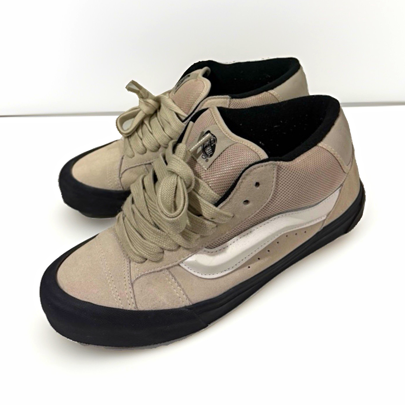 VANS Knu-School Mid Beige/Black Solid Low Top Lace-Up Athletic Sneaker VANS Knu-School Mid Beige/Black Solid Low Top Lace-Up Athletic Sneaker