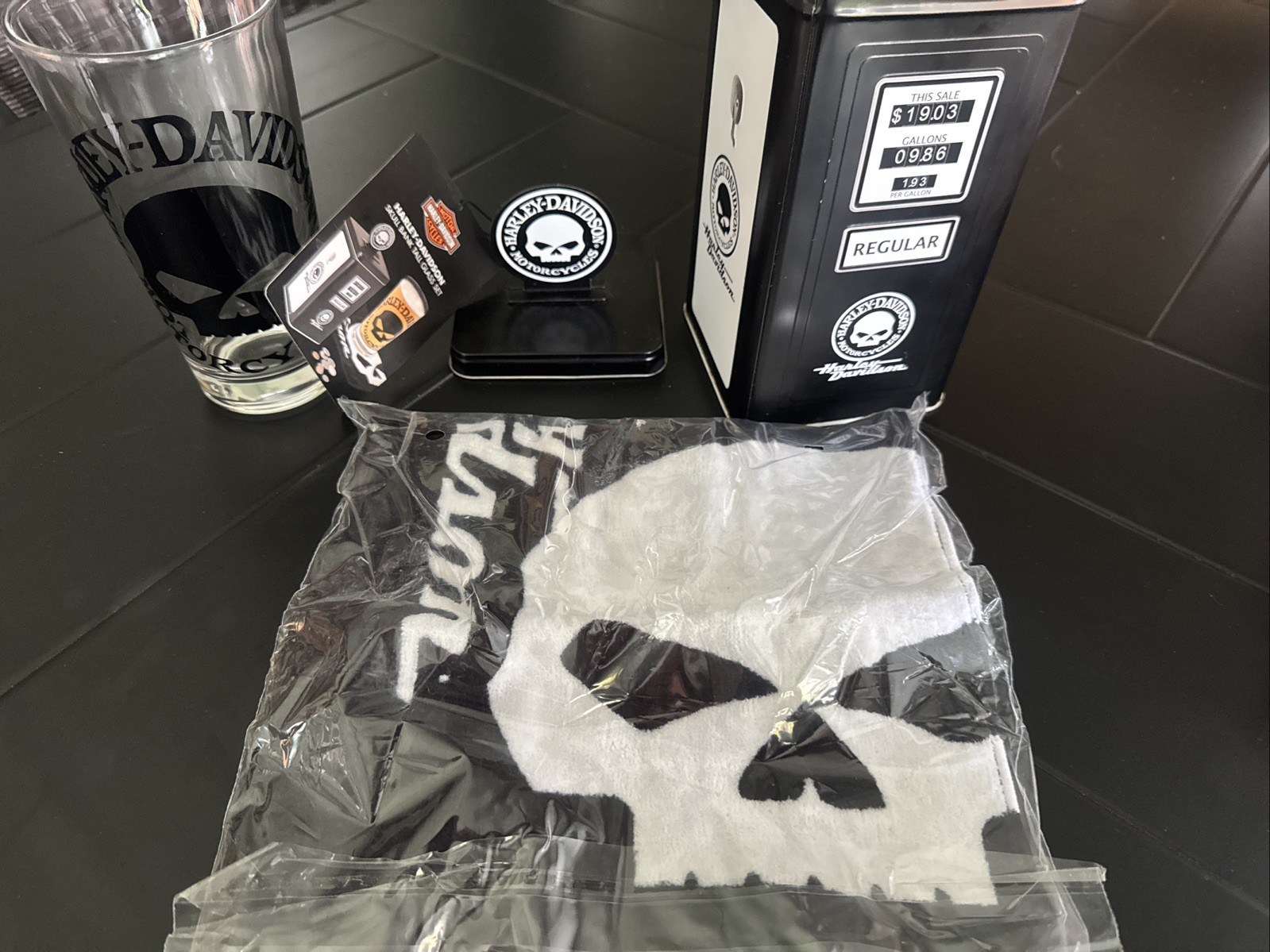 Harley-Davidson Willie G Skull Gas Pump Coin Bank & 20oz Glass Set COMPLETE MINT