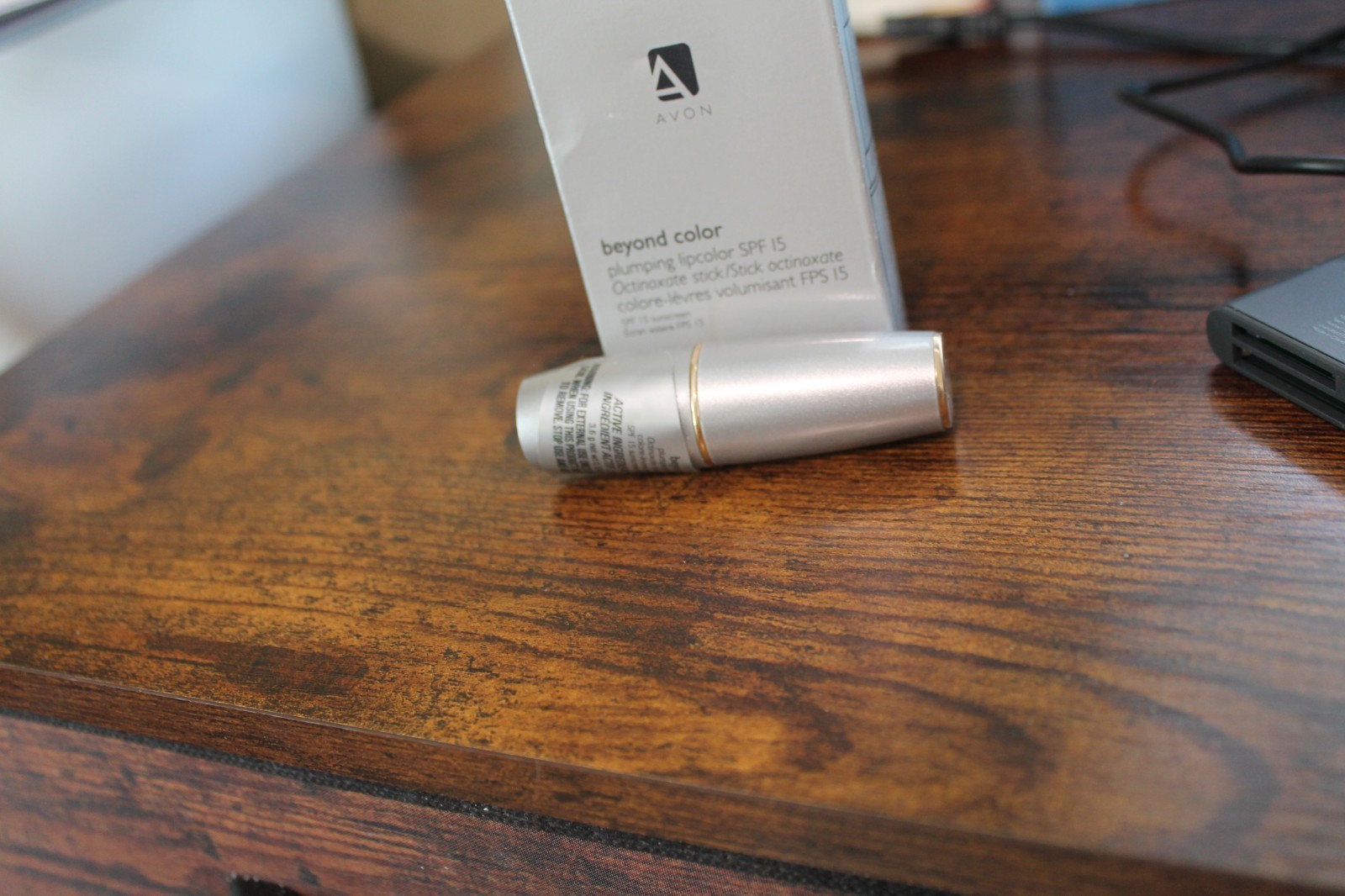 AVON BEYOND COLOR LIPCOLOR BITTEN NEW AVON BEYOND COLOR LIPCOLOR BITTEN NEW