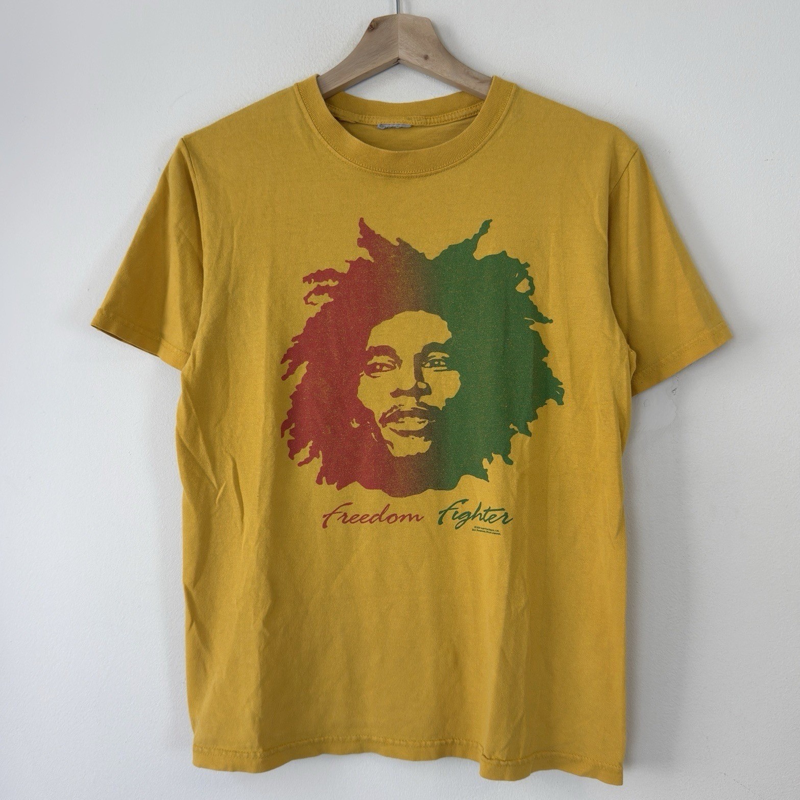 Vintage Bob Marley Freedom Fighter Reggae Music 2004 Yellow Tee Shirt - Small Vintage Bob Marley Freedom Fighter Reggae Music 2004 Yellow Tee Shirt - Small