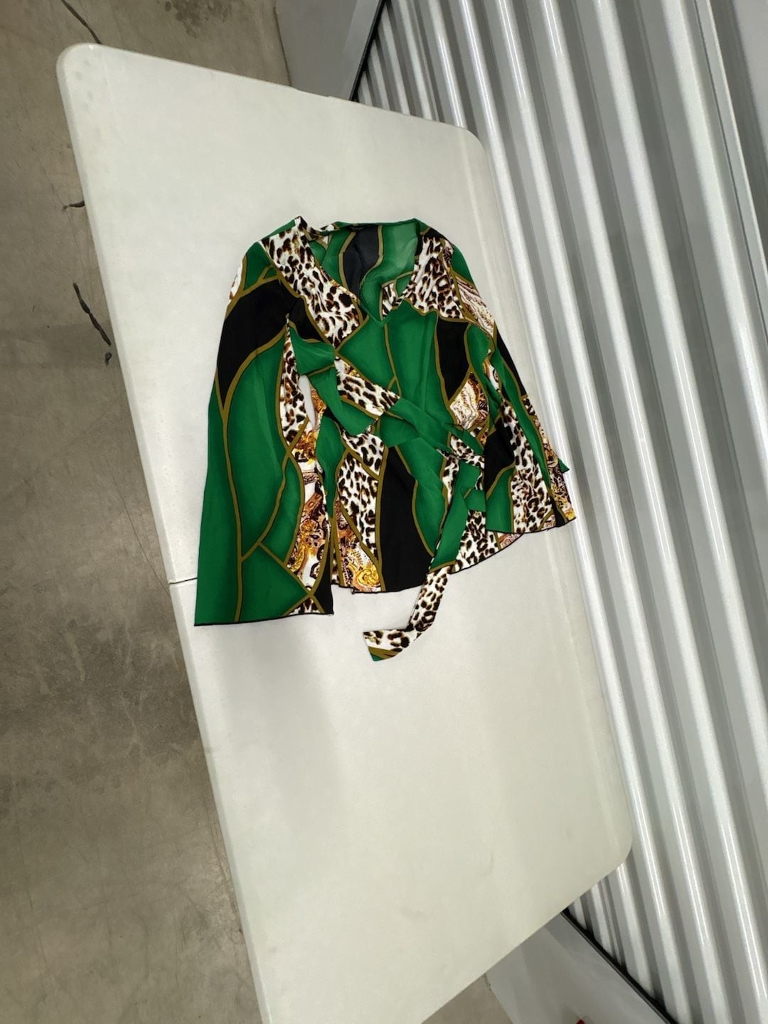 SHEIN Curve Leopard and Paisley Print Wrap Knot Side Blouse SHEIN Curve Leopard and Paisley Print Wrap Knot Side Blouse