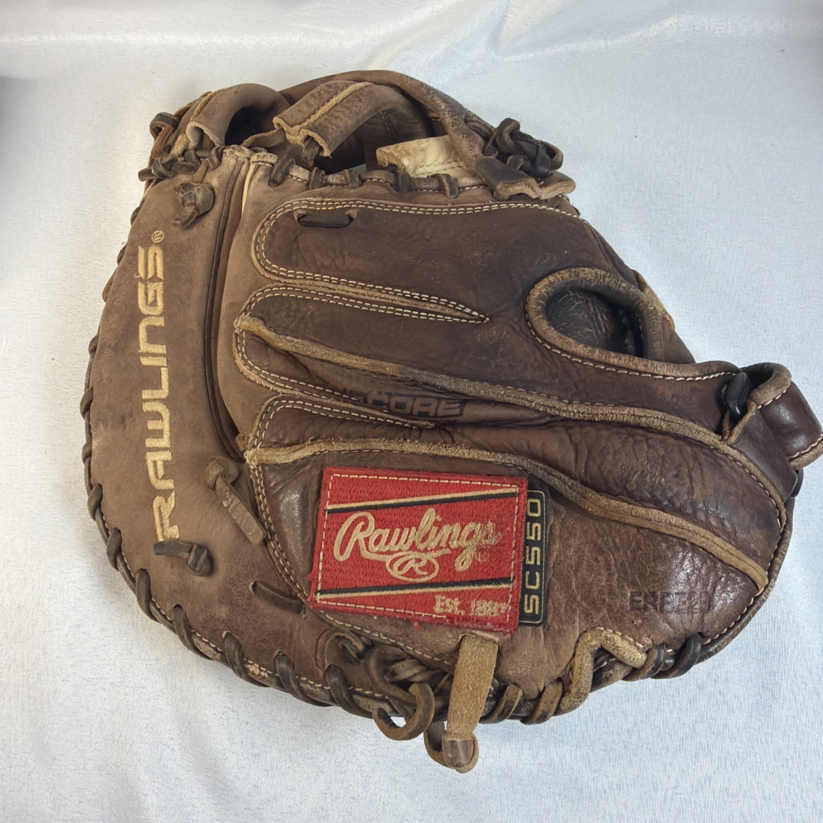 Rawlings Revo Lite Toe SC550 Mitt Deep 126 Pocket Right hand Throw. Rawlings Revo Lite Toe SC550 Mitt Deep 126 Pocket Right hand Throw.