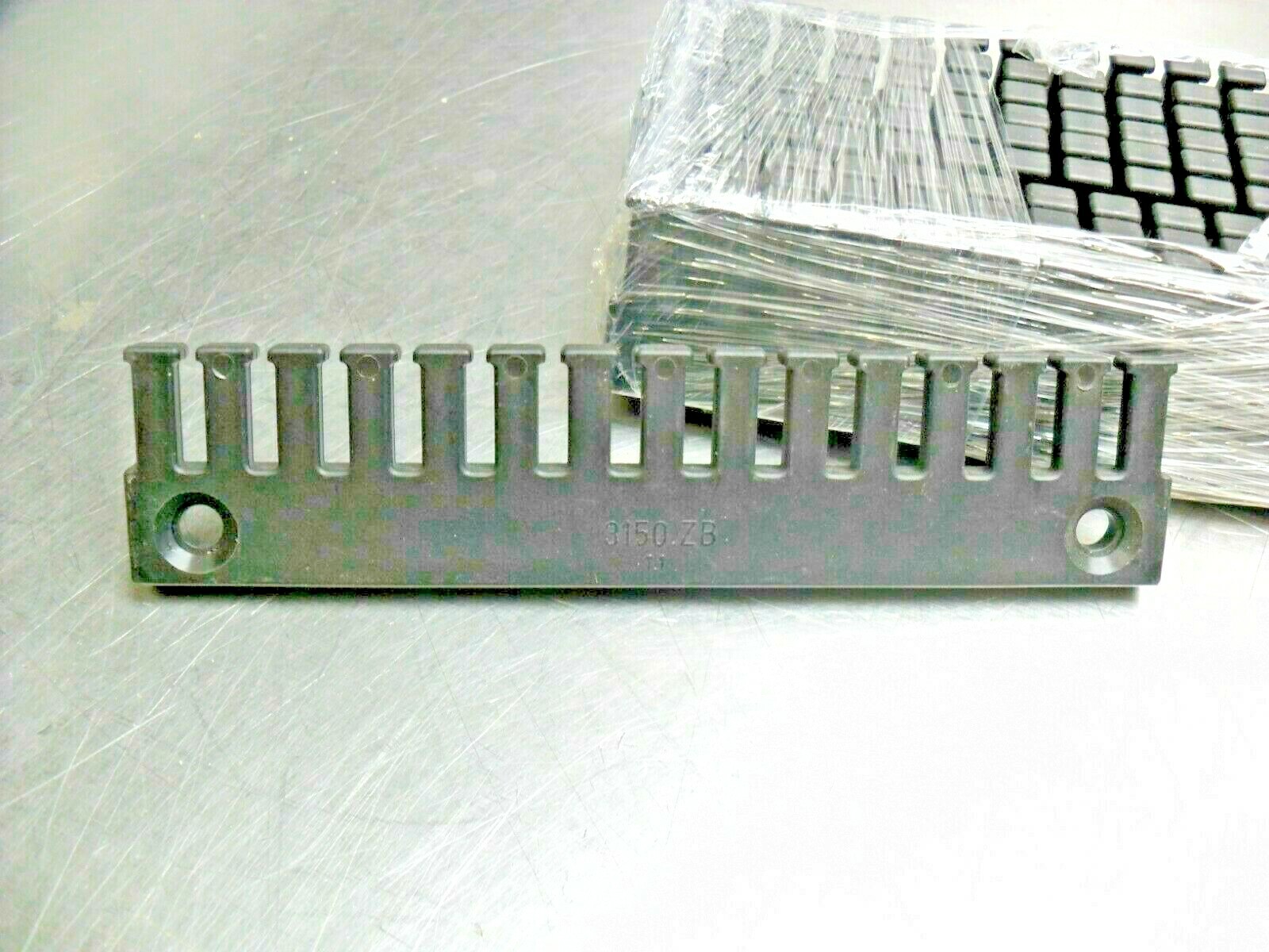 QTY 10 -  igus 3150 ZB Chain Energy Wrap Plate NEW
