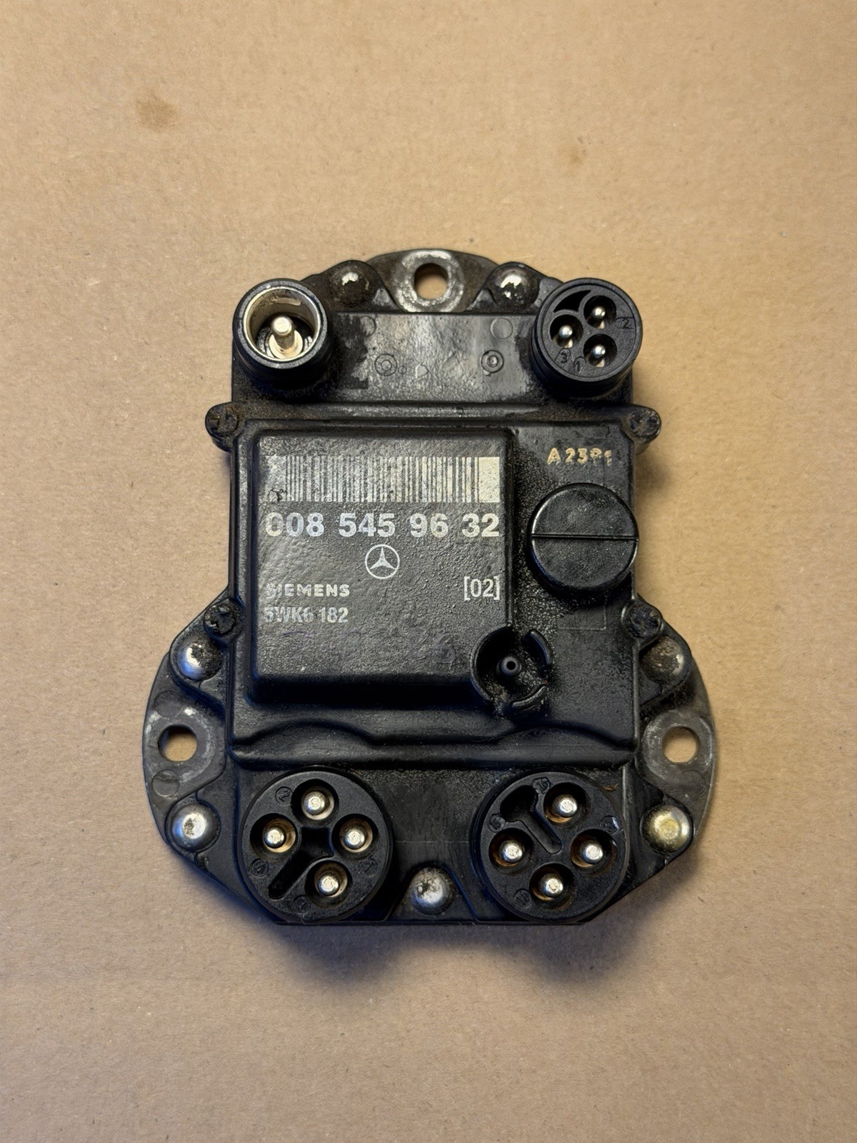 90-93 MERCEDES-BENZ 300E/TE/SE/SEL OEM IGNITION CONTROL MODULE 008 545 96 32