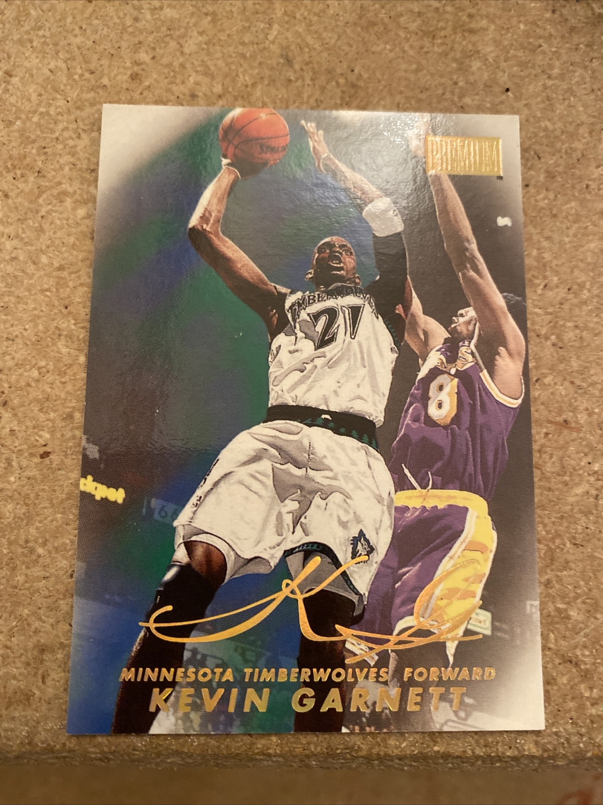 1998-99 Fleer SkyBox Premium Kevin Garnett NMMT Timberwolves #53 W/ Kobe Bryant 1998-99 Fleer SkyBox Premium Kevin Garnett NMMT Timberwolves #53 W/ Kobe Bryant