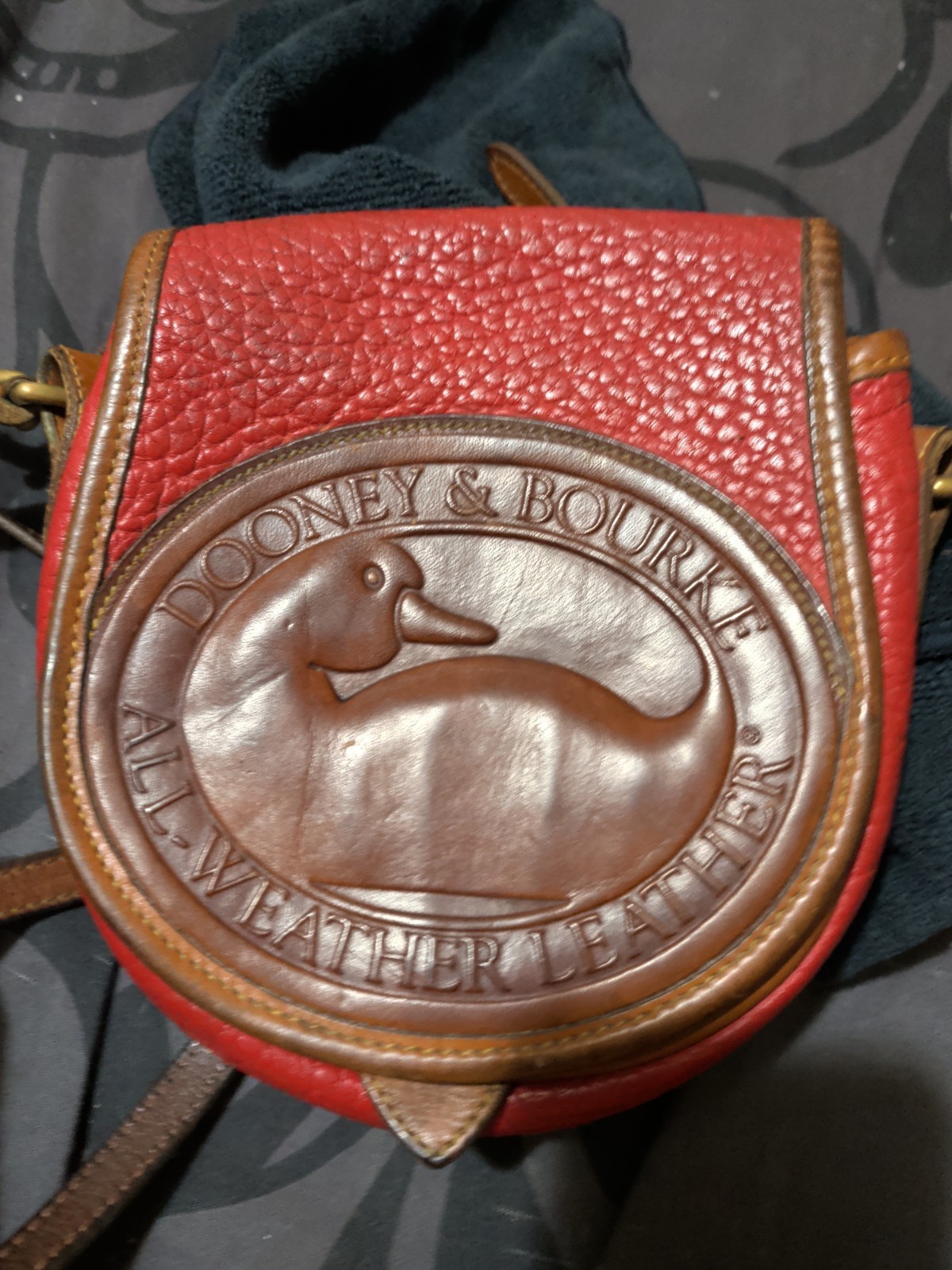 Dooney & Bourke Duck Bag Small Caramel New All Weather Leather Crossbody Q150C Dooney & Bourke Duck Bag Small Caramel New All Weather Leather Crossbody Q150C
