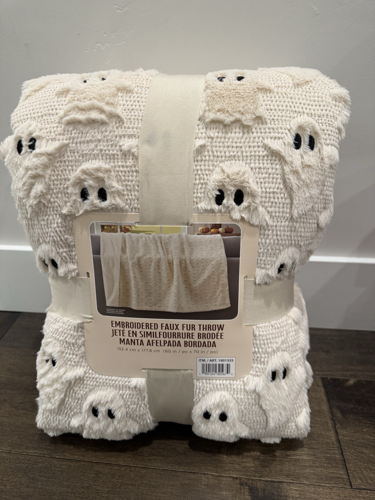NWT SAME DAY SHIP VIRAL TIK TOK COSTCO FAUX FUR HALLOWEEN FALL THROW WHITE GHOST NWT SAME DAY SHIP VIRAL TIK TOK COSTCO FAUX FUR HALLOWEEN FALL THROW WHITE GHOST