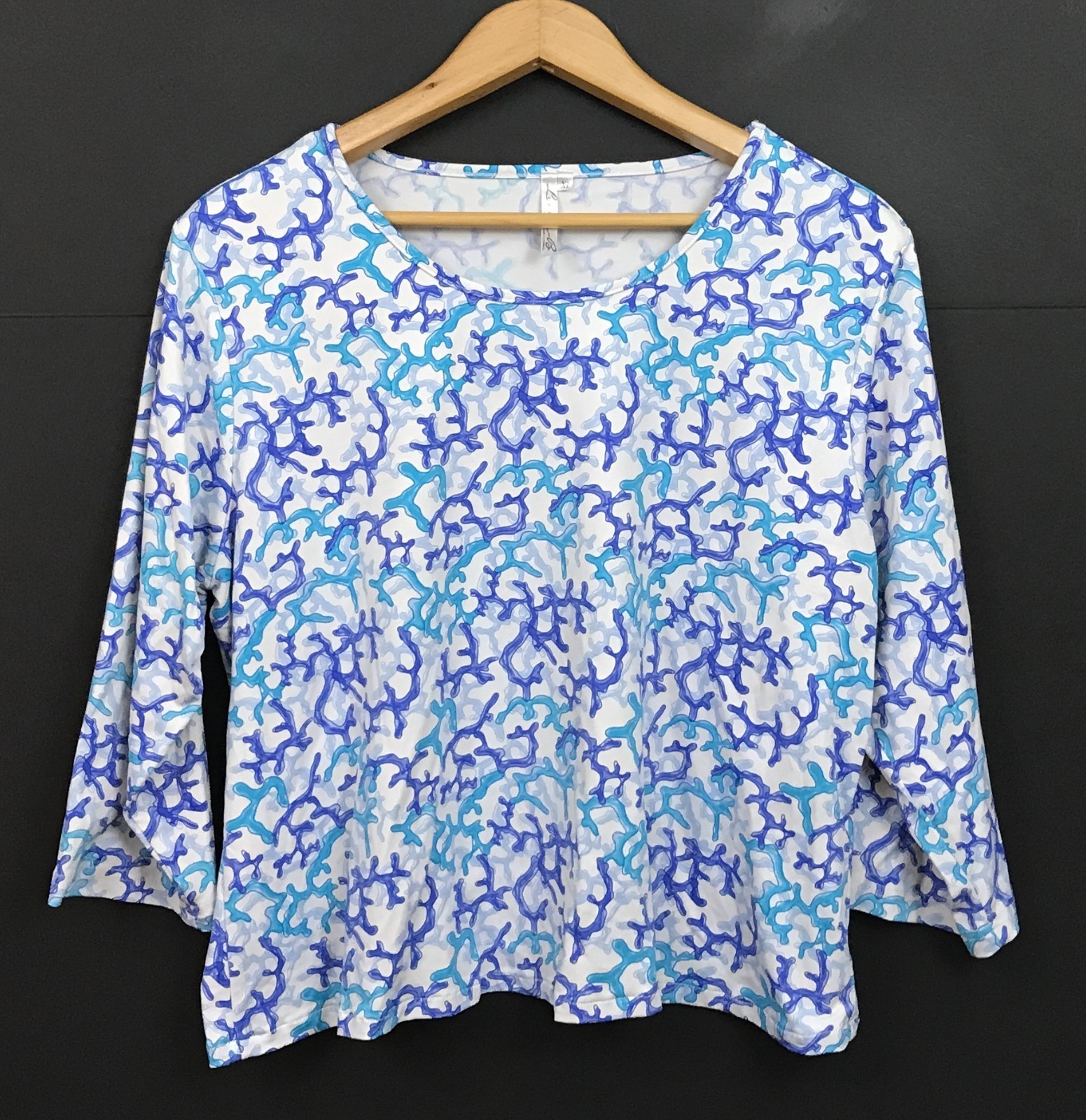 Lulu-B Women\'s Blue Coral Print 3/4 Sleeve Jersey Top Size XL Lulu-B Women\'s Blue Coral Print 3/4 Sleeve Jersey Top Size XL