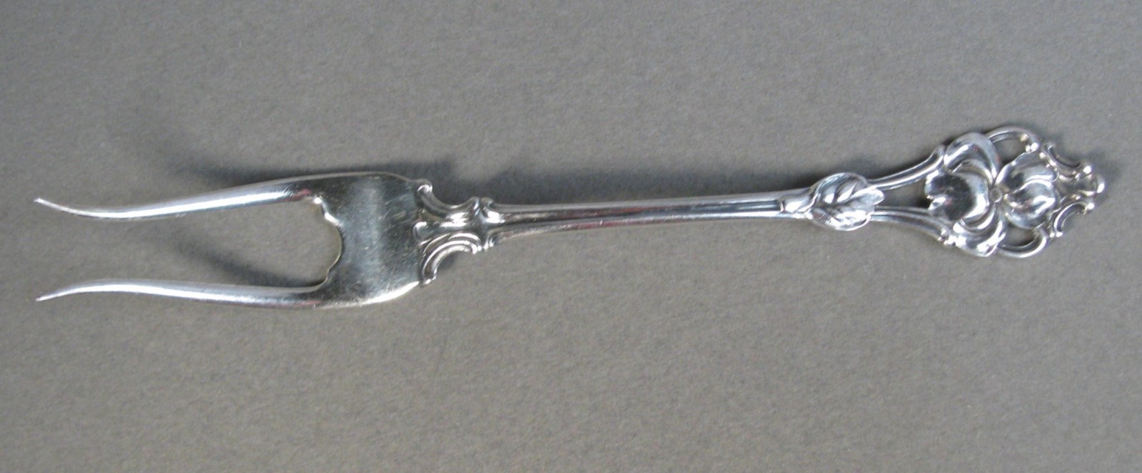 Antique R Wallace & Sons #80 Iris Sterling Silver 5 7/8\