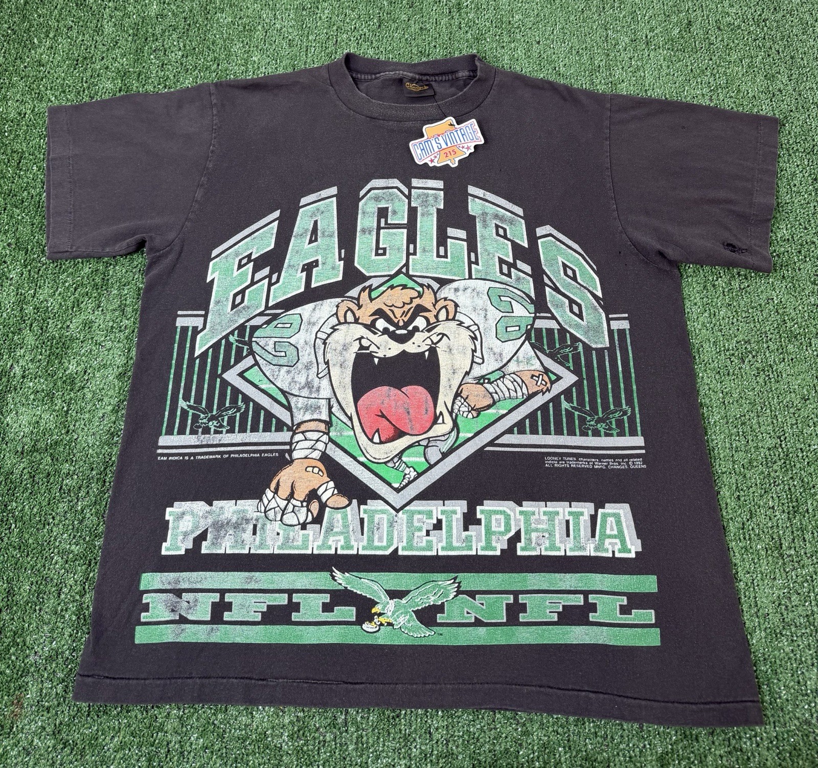 Vintage 1992 Philadelphia Eagles x Taz x Looney Tunes T-Shirt 90s Men’s Size XL Vintage 1992 Philadelphia Eagles x Taz x Looney Tunes T-Shirt 90s Men’s Size XL