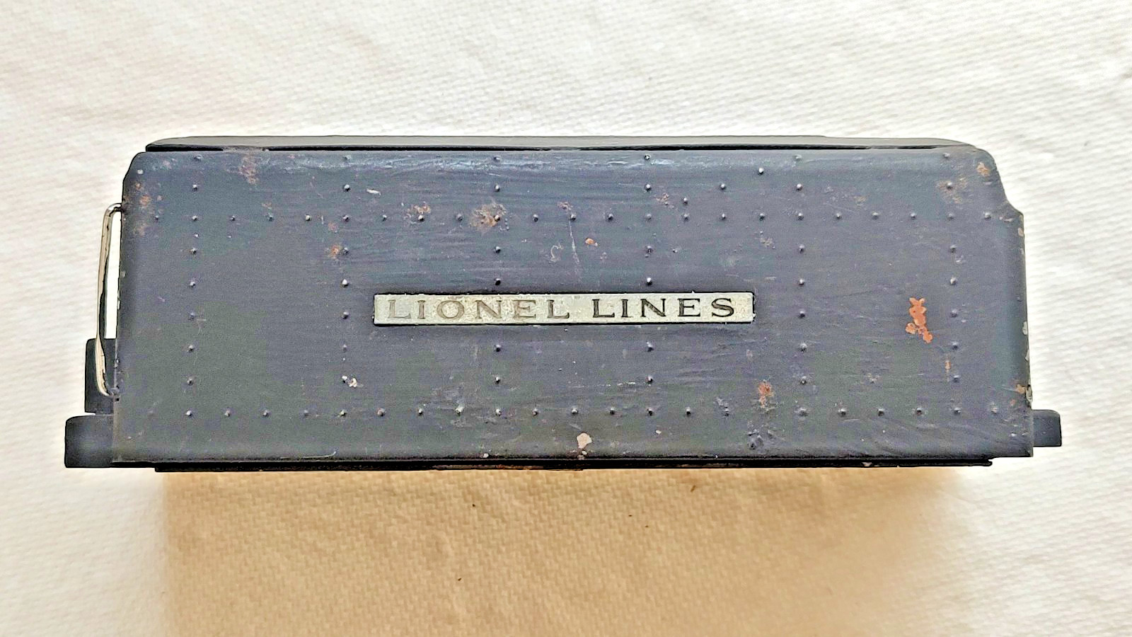 PREWAR LIONEL TRAIN LINES 265W WHISTLE COAL TENDER SHELL & FRAME ONLY REPAINTED PREWAR LIONEL TRAIN LINES 265W WHISTLE COAL TENDER SHELL & FRAME ONLY REPAINTED