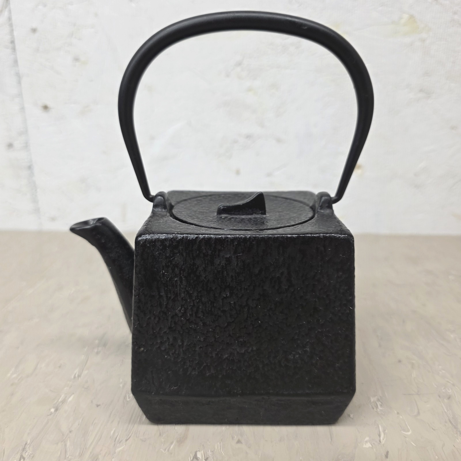 Authentic Oigen Nanbu Tekki Cast Iron Teapot Modernist Square Cube Japan Black