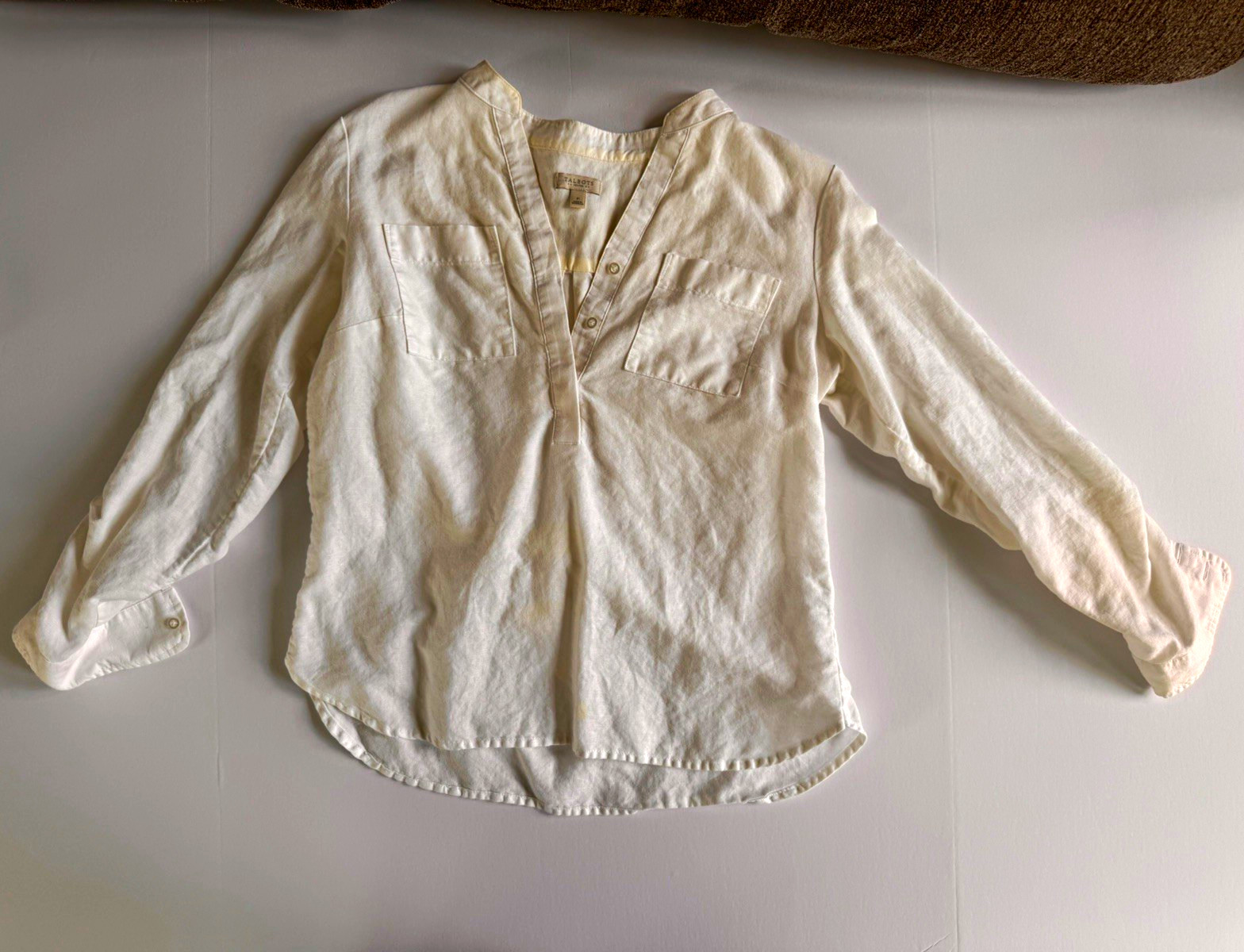 Talbots Women’s P, linen blouse with bottoms buttons and front pockets Talbots Women’s P, linen blouse with bottoms buttons and front pockets
