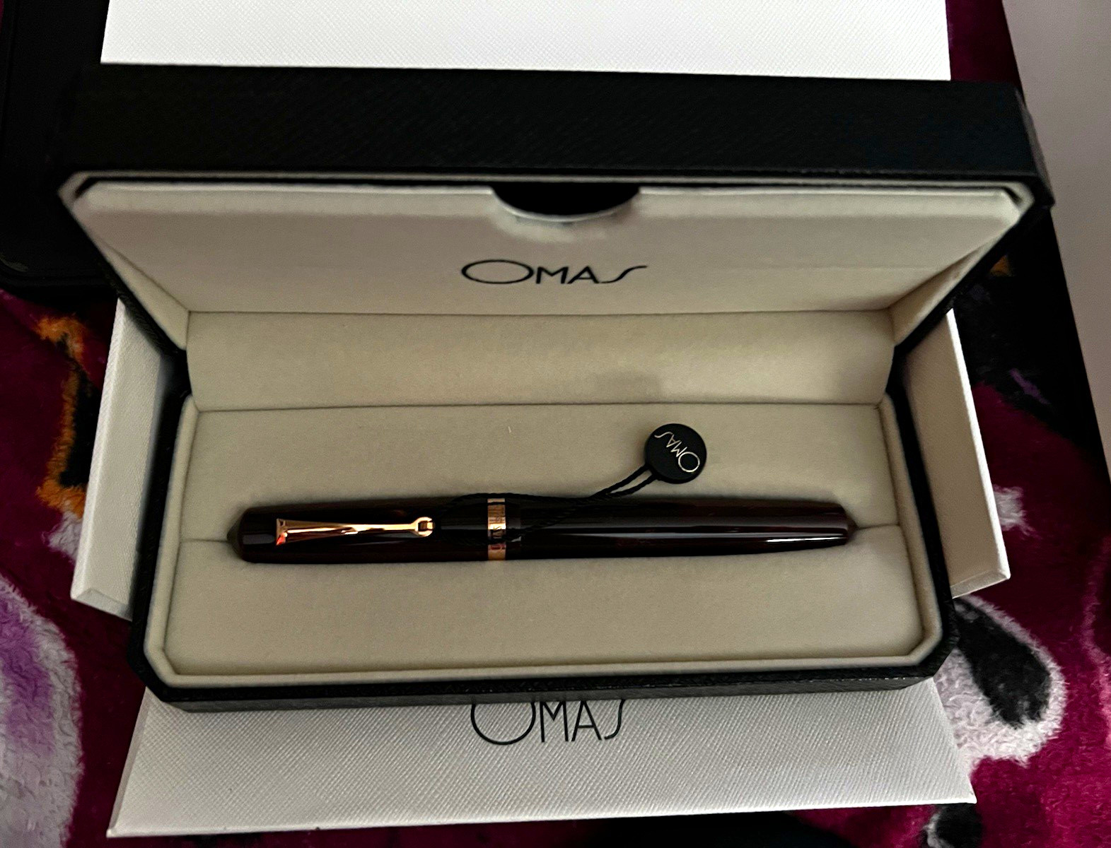 OMAS Studio Palissandro Fountain Pen Rose Gold Trim Fine (F) Nib w/ Box OMAS Studio Palissandro Fountain Pen Rose Gold Trim Fine (F) Nib w/ Box