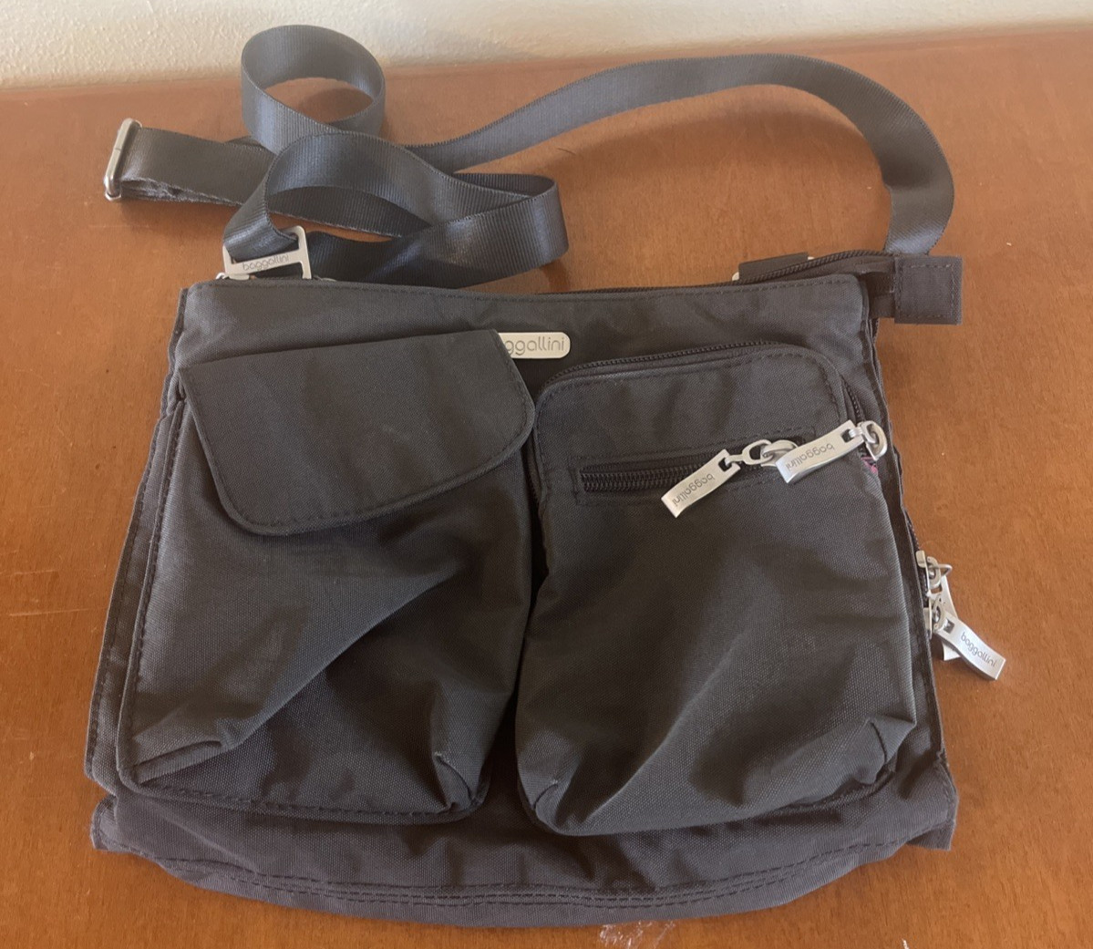 Baggallini Everyplace Crossbody Charcoal Gray Multipocketed Bag Purse