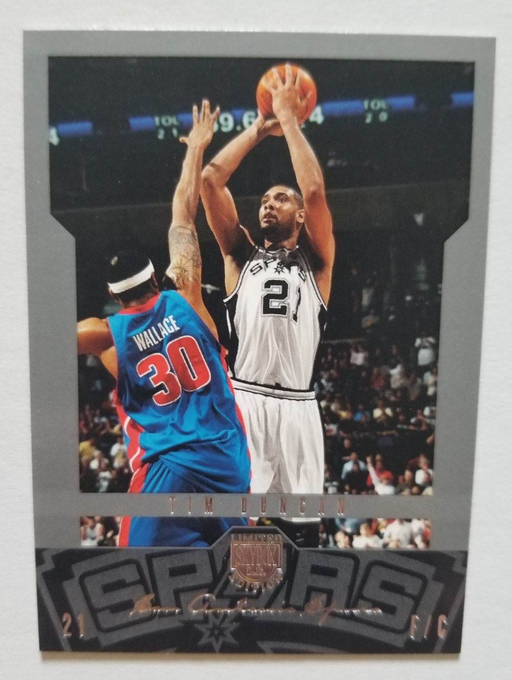 2004-05 Skybox LE Tim Duncan #42 San Antonio Spurs