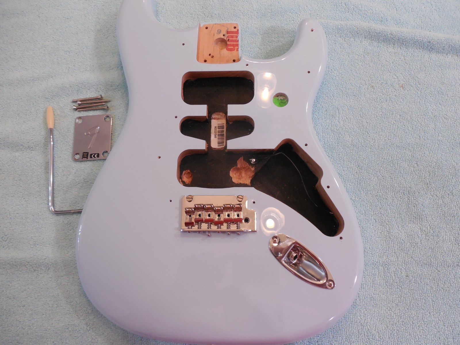 Fender Stratocaster MIM Body w/Hardware Sonic Blue. Pristine