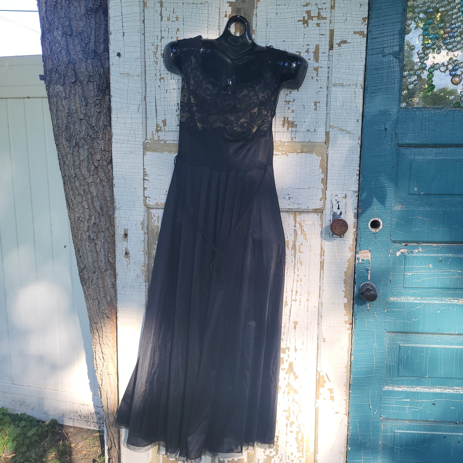 VTG M L 36 38 VANITY FAIR Black Floral Nylon Nightgown Negligee w Inset Lace