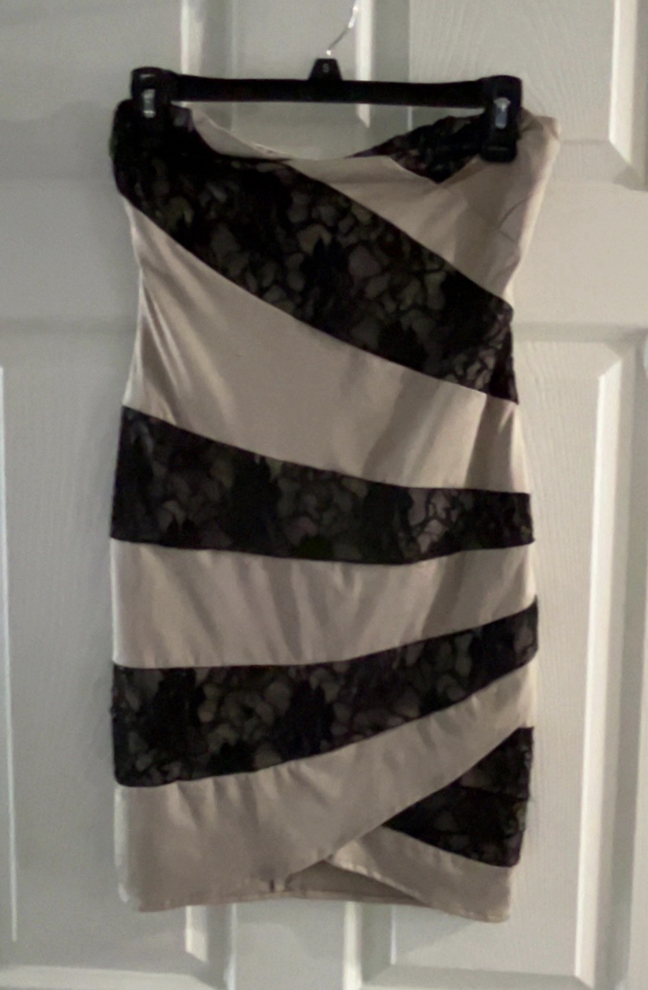 NWT Forever 21 Strapless Taupe & Black Lace Overlay Bodycon Mini Dress Small